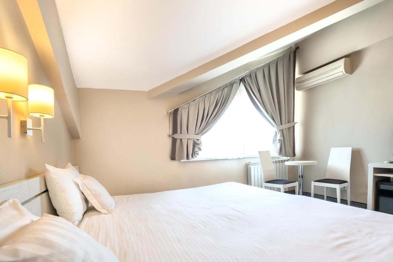 Alex&George Boutique Hotel Cluj-Napoca Eksteriør billede
