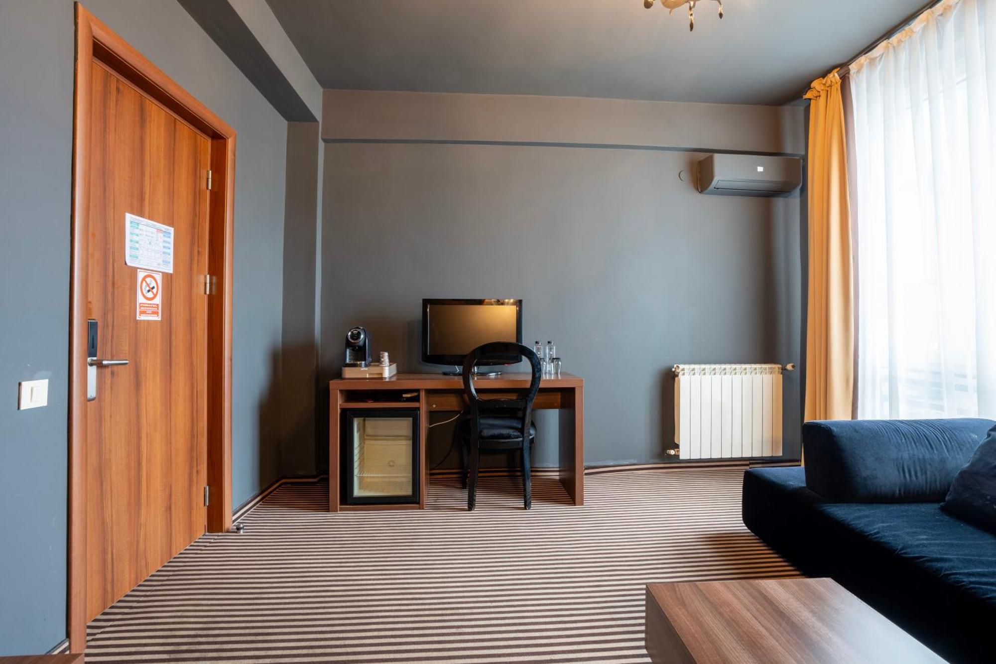 Alex&George Boutique Hotel Cluj-Napoca Eksteriør billede