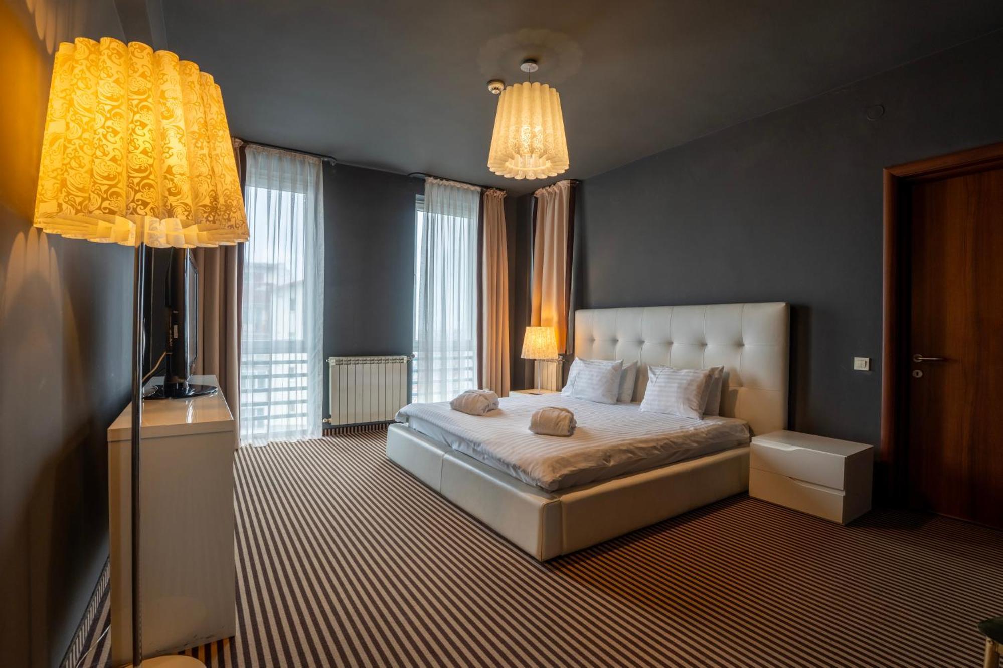 Alex&George Boutique Hotel Cluj-Napoca Eksteriør billede