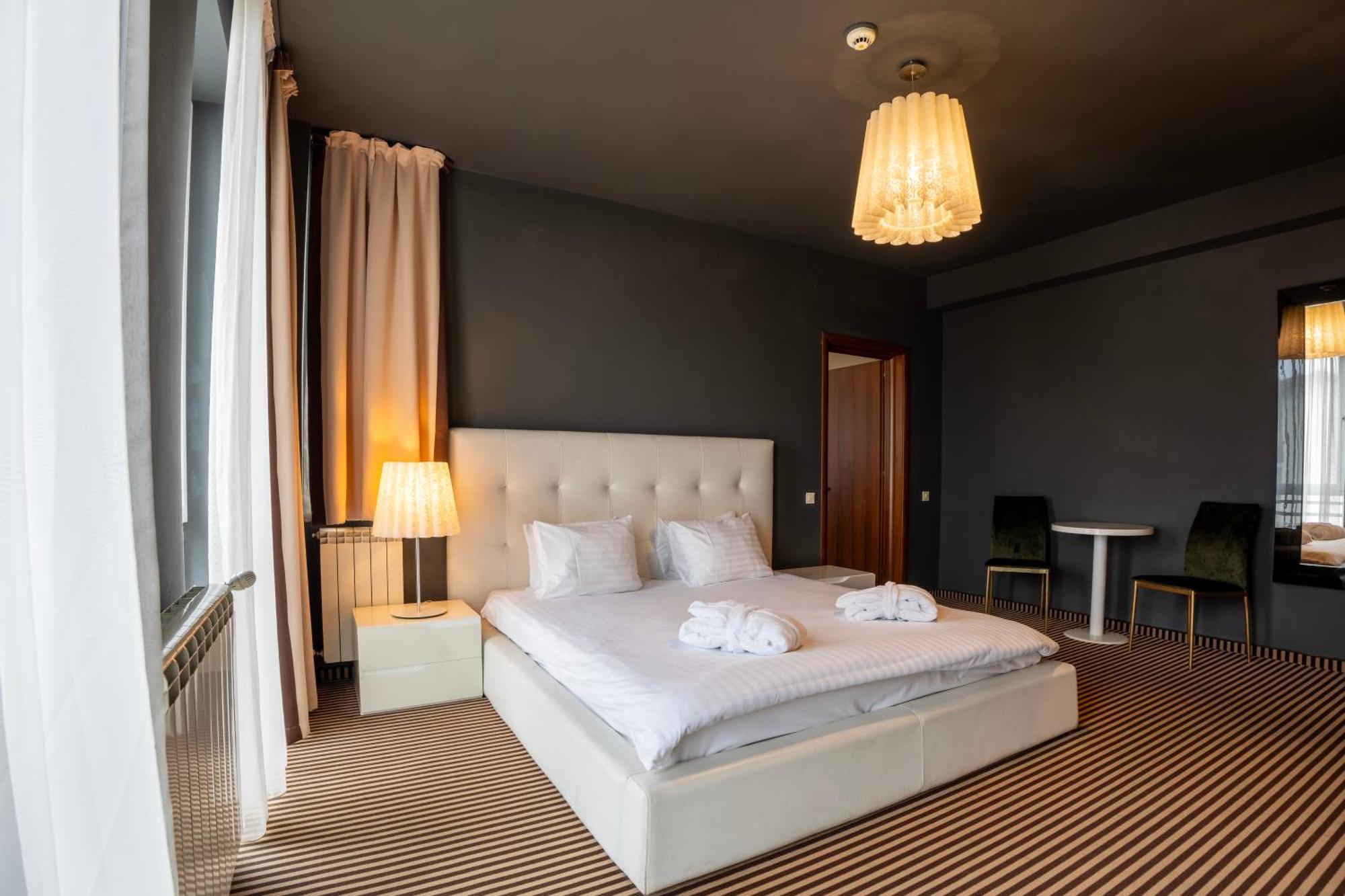 Alex&George Boutique Hotel Cluj-Napoca Eksteriør billede